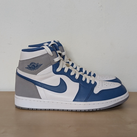 Nike Air Jordan Retro High OG True Blue Sneakers DZ5485-410